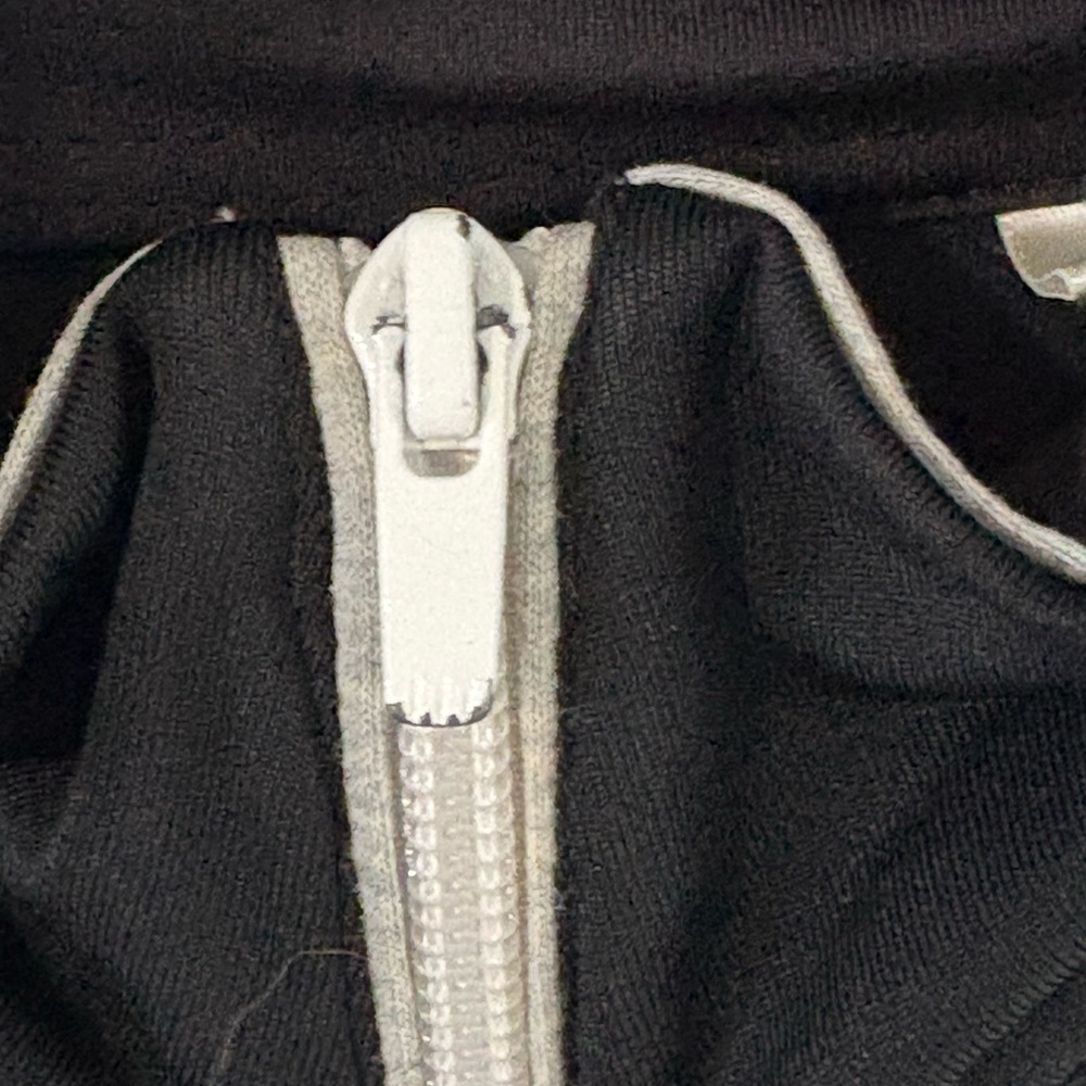 Adidas • Full Zip Jacket - Picture 6 of 10